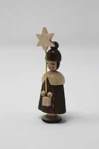 Caroler with lantern and star 4,5 cm