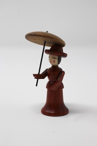 Historische Dame mit offenem Schirm, Padouk